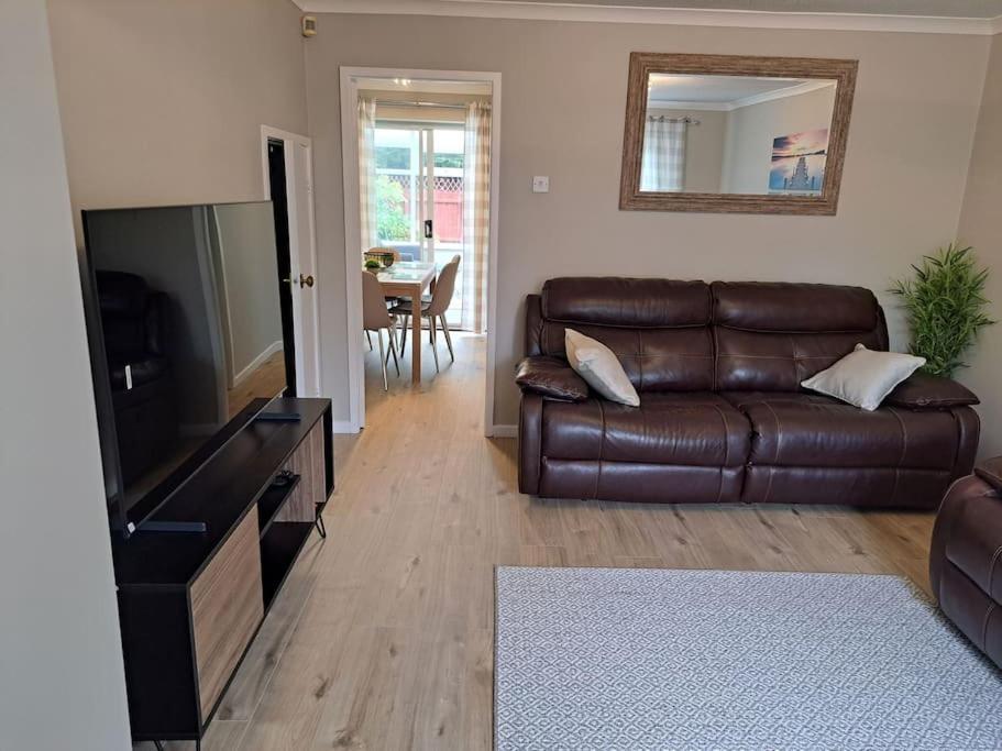 Вилла Modern Living In Hull Кингстон-апон-Халл Экстерьер фото