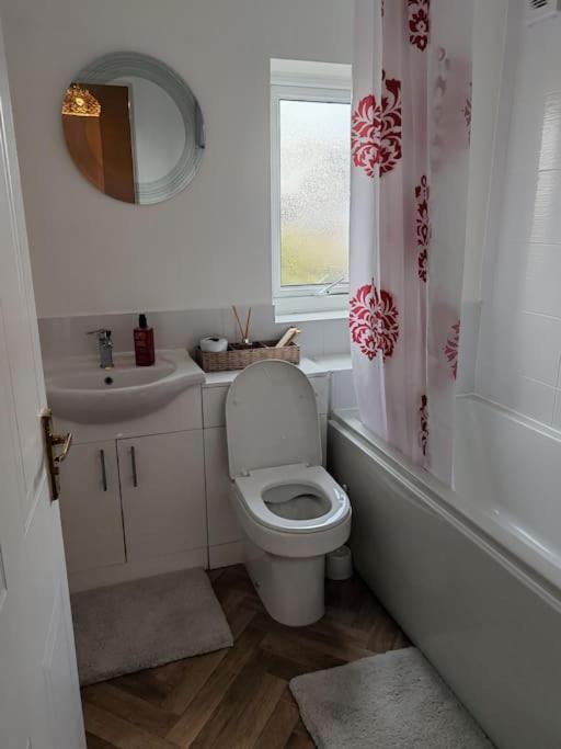 Вилла Modern Living In Hull Кингстон-апон-Халл Экстерьер фото