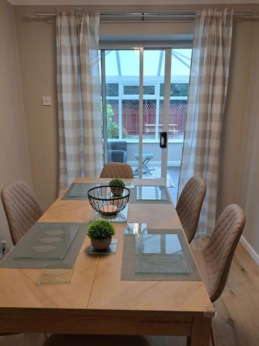 Вилла Modern Living In Hull Кингстон-апон-Халл Экстерьер фото