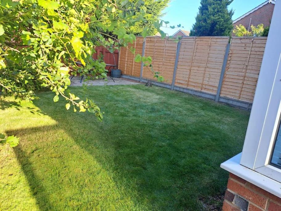 Вилла Modern Living In Hull Кингстон-апон-Халл Экстерьер фото