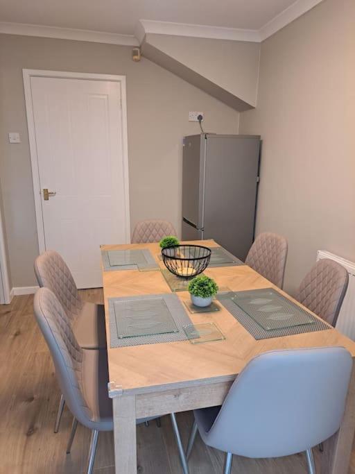 Вилла Modern Living In Hull Кингстон-апон-Халл Экстерьер фото