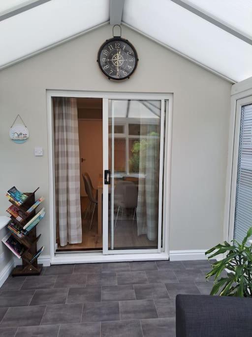 Вилла Modern Living In Hull Кингстон-апон-Халл Экстерьер фото