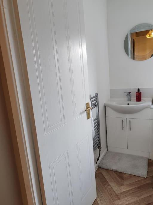 Вилла Modern Living In Hull Кингстон-апон-Халл Экстерьер фото